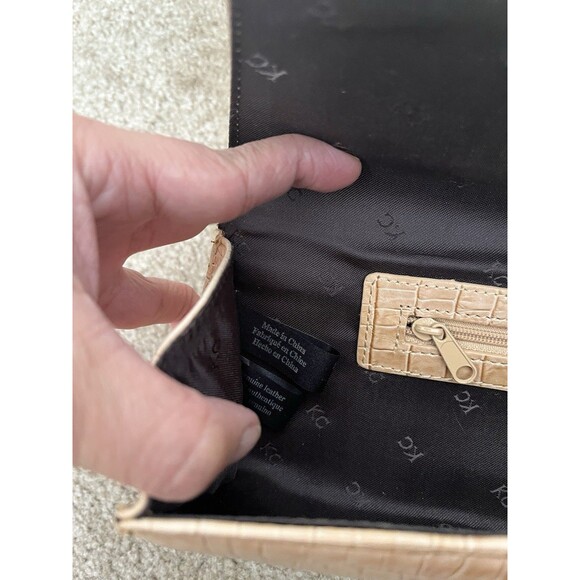 Kenneth Cole beige ombre crocodile embossed long hot dog clutch flap closure - Picture 4 of 10